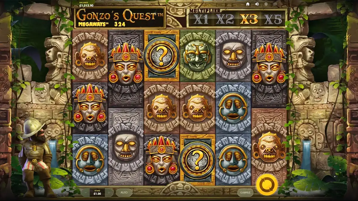 Gonzo berdiri di depan kuil kuno dalam slot Gonzo’s Quest Megaways